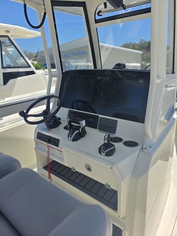 2026 Cobia 285 Open Center Console - 12