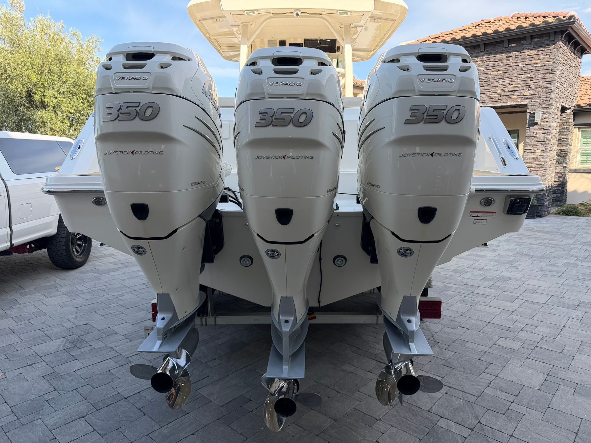 2018 Boston Whaler 380 Outrage - 20