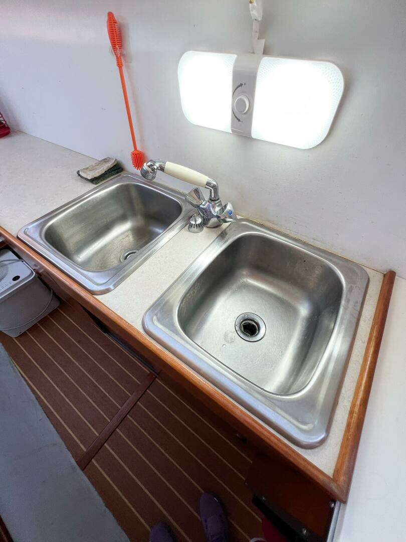 2012 TomCat 9.70 S - Image 34