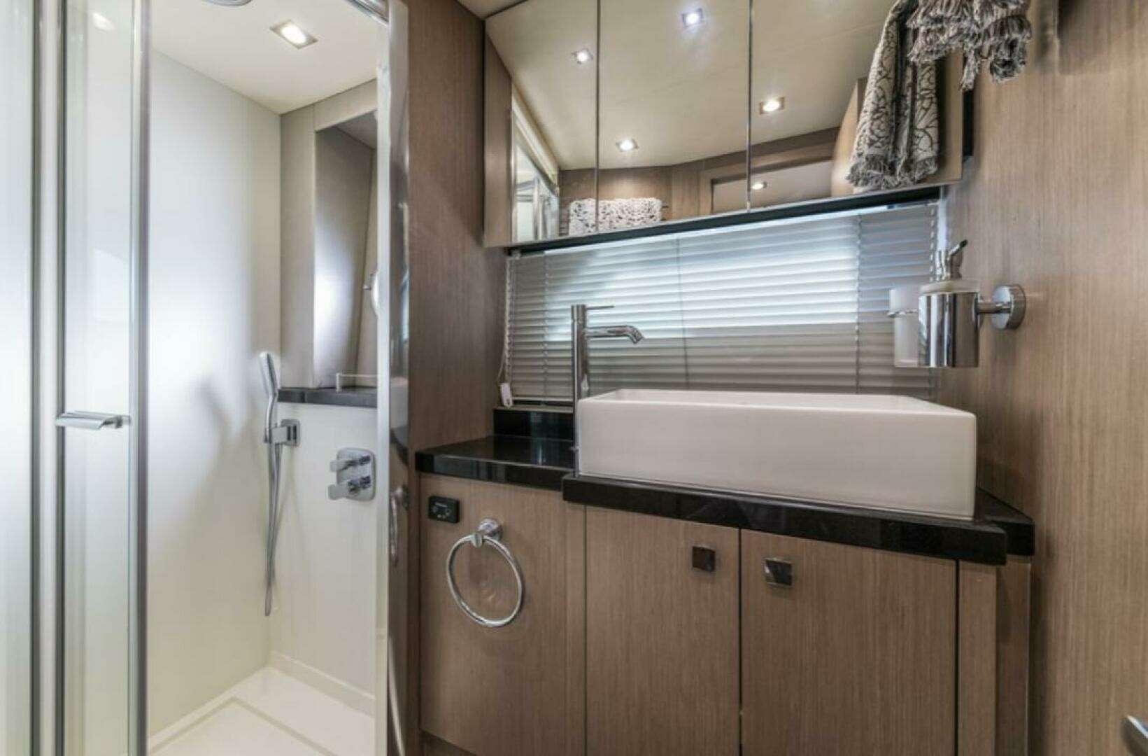 2017 Sunseeker Predator - Image 24