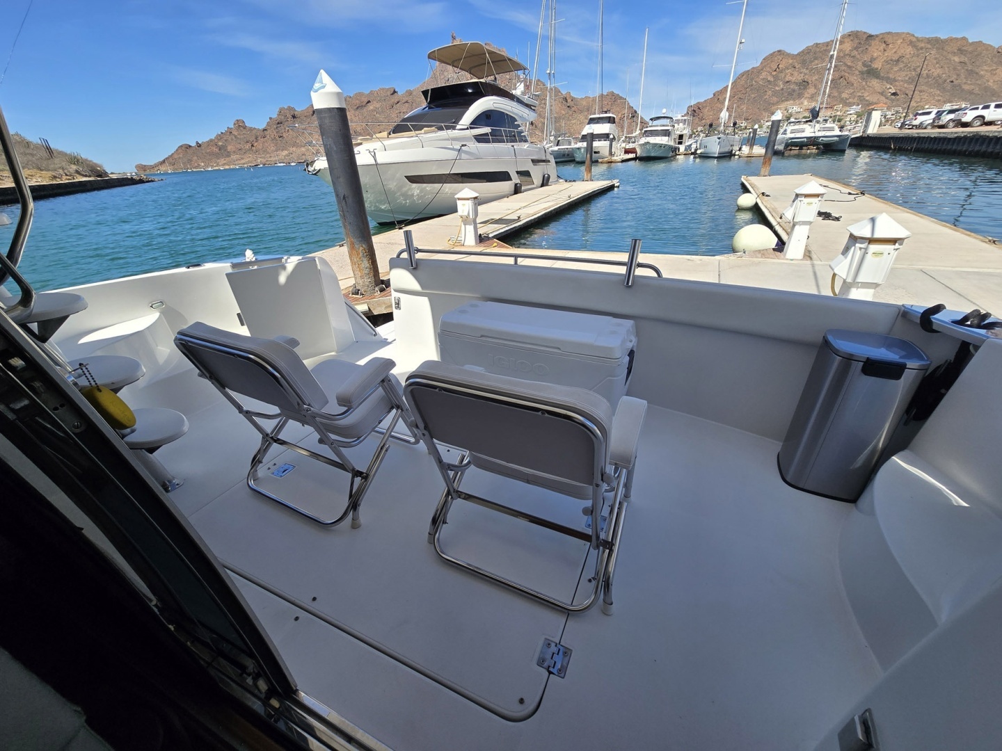 2001 Carver 570 Voyager Pilothouse - Image 17