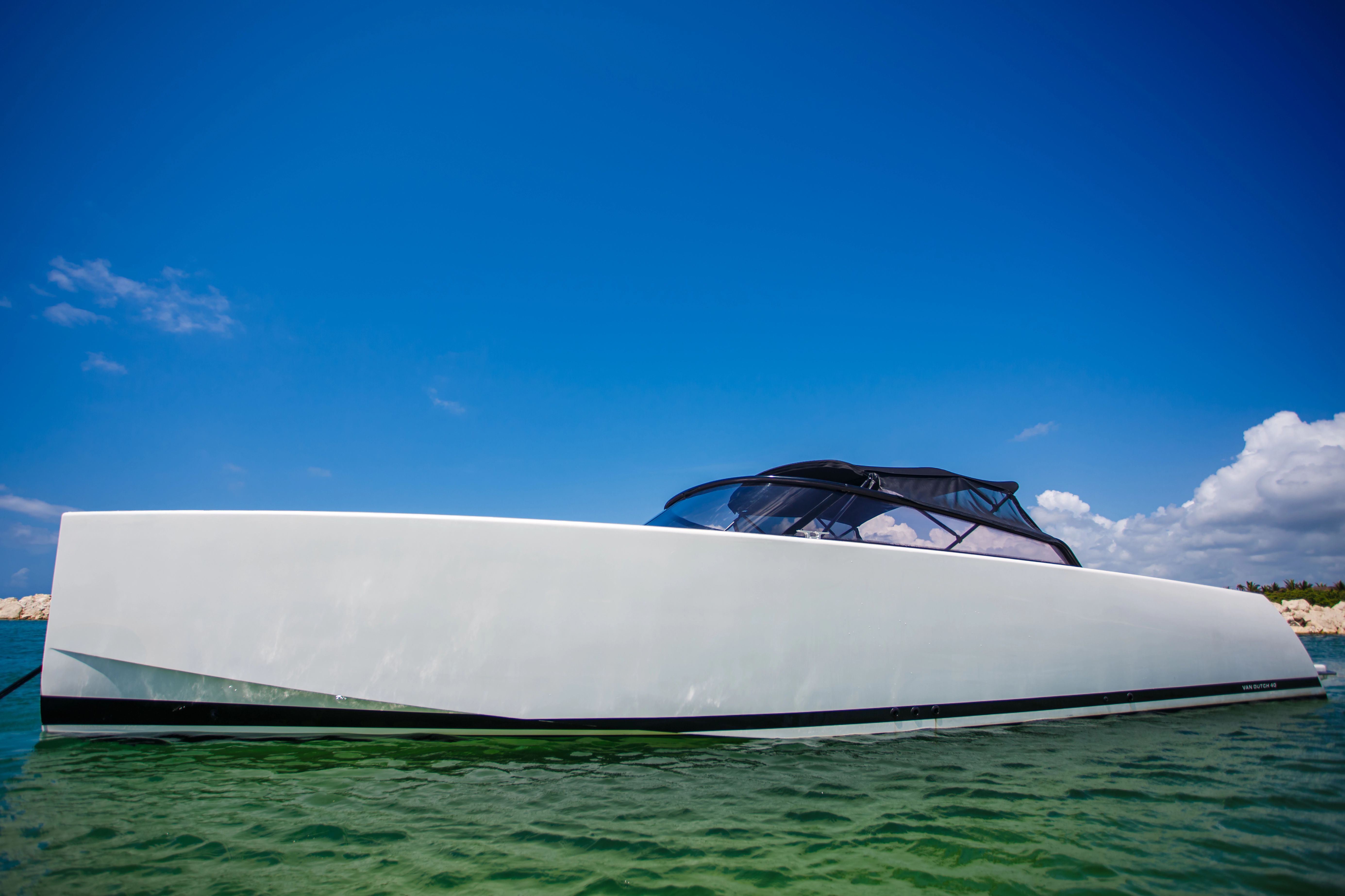 2014 VanDutch 40