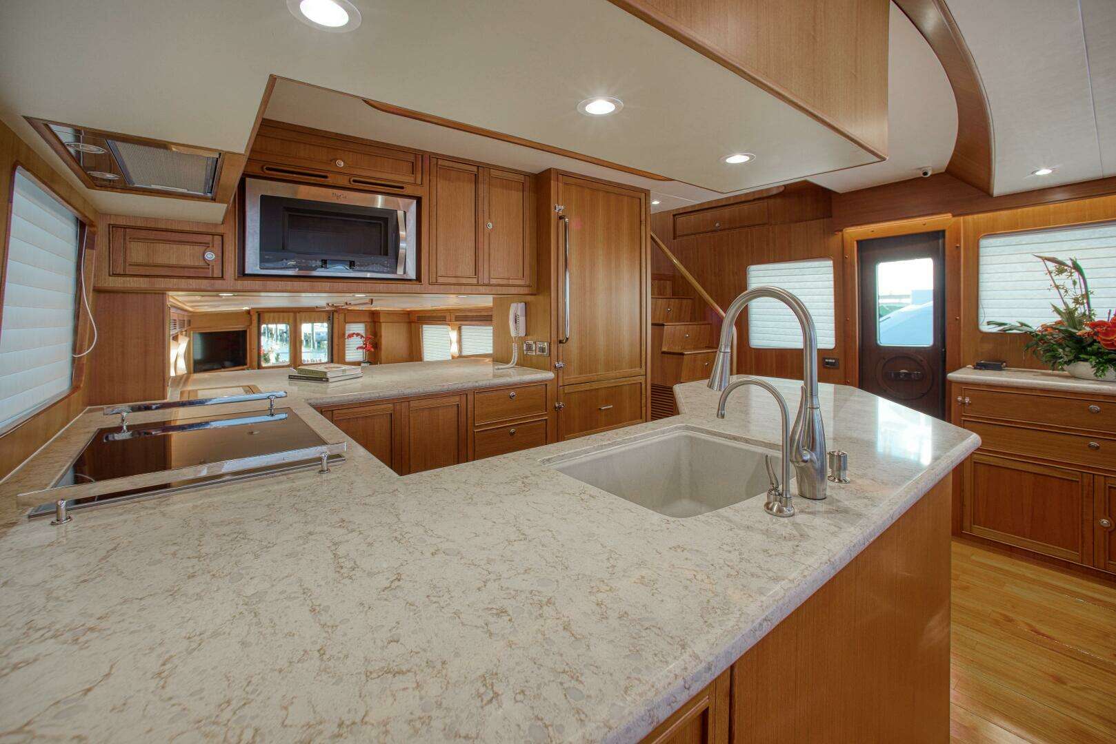 2018 Marlow Explorer 75E-CB - Image 17