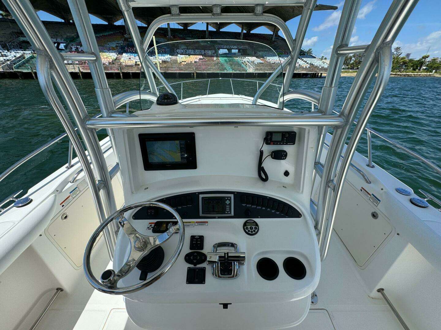 2008 Boston Whaler 320 Outrage - Image 9