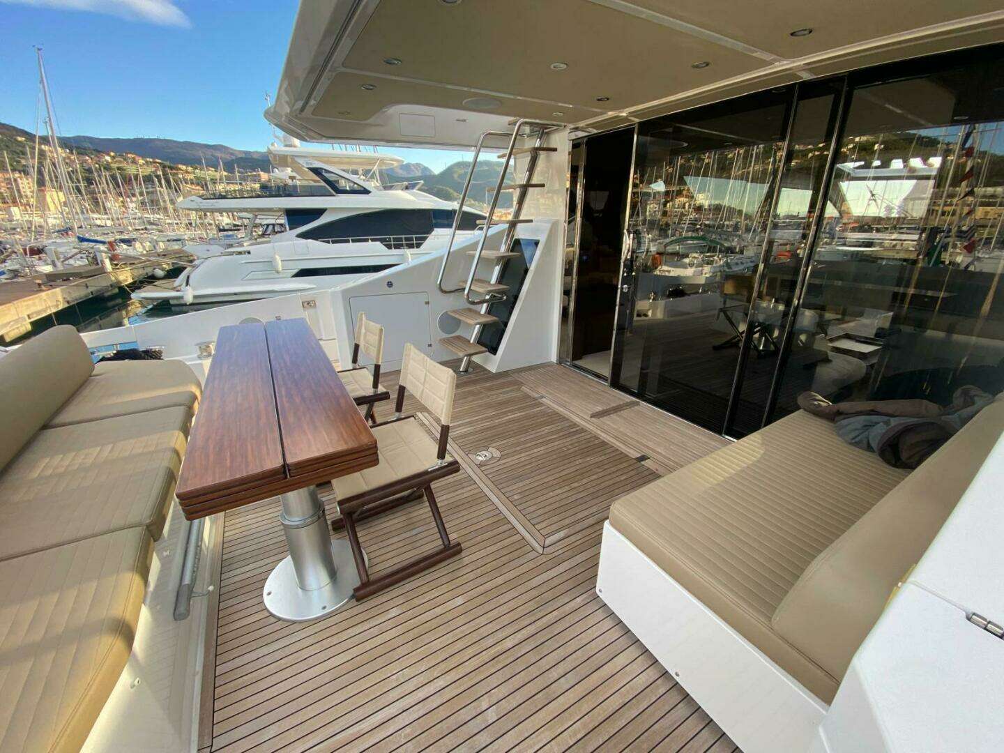 2016 Azimut 77S - Image 9