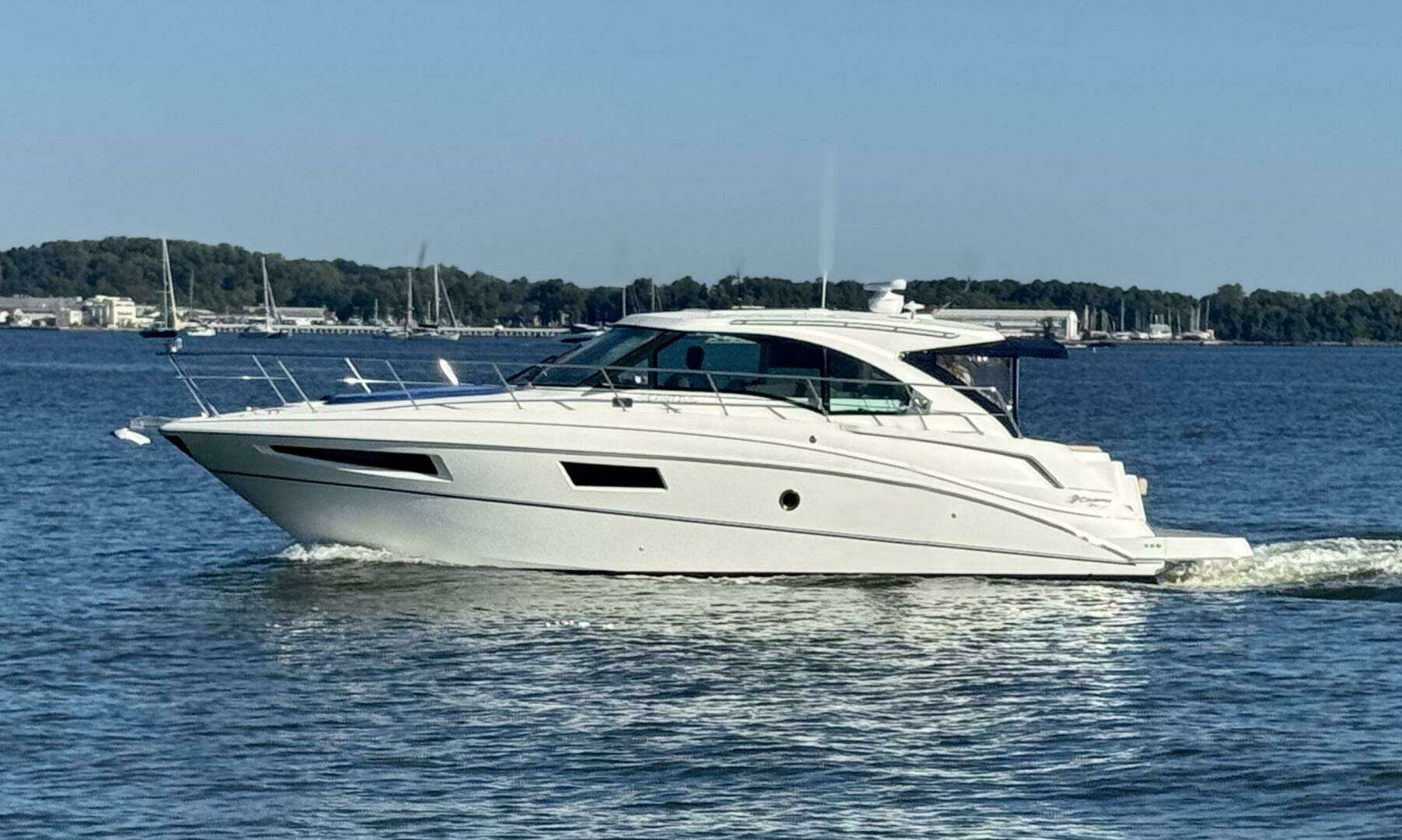 2014 Cruisers Yachts — - Image 30
