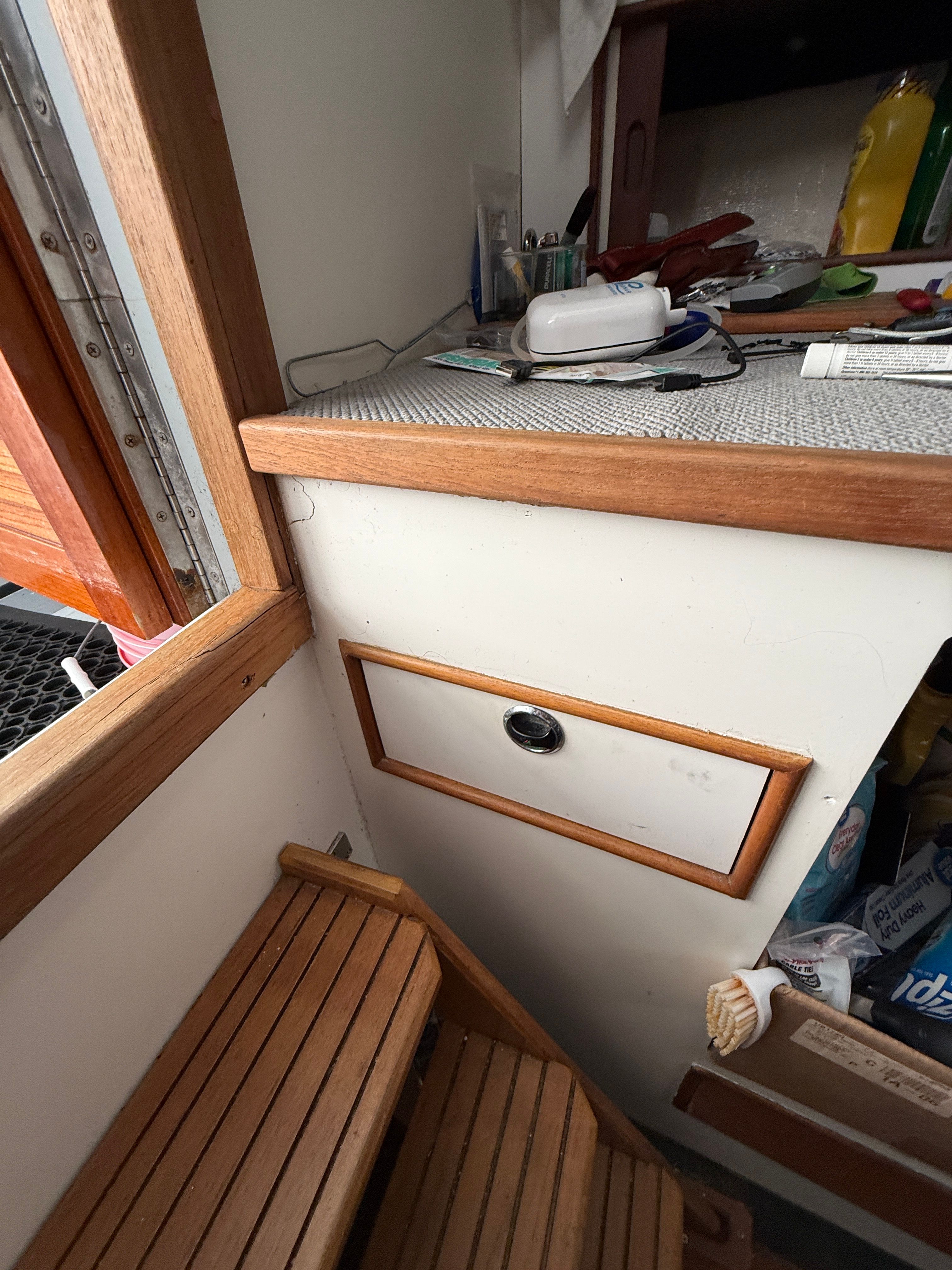 Cupboard aft.JPG