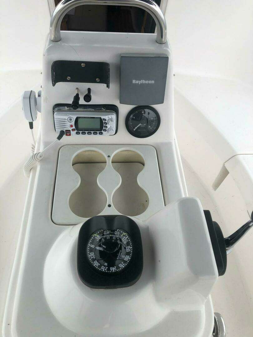2001 Hunter 340 - Image 17