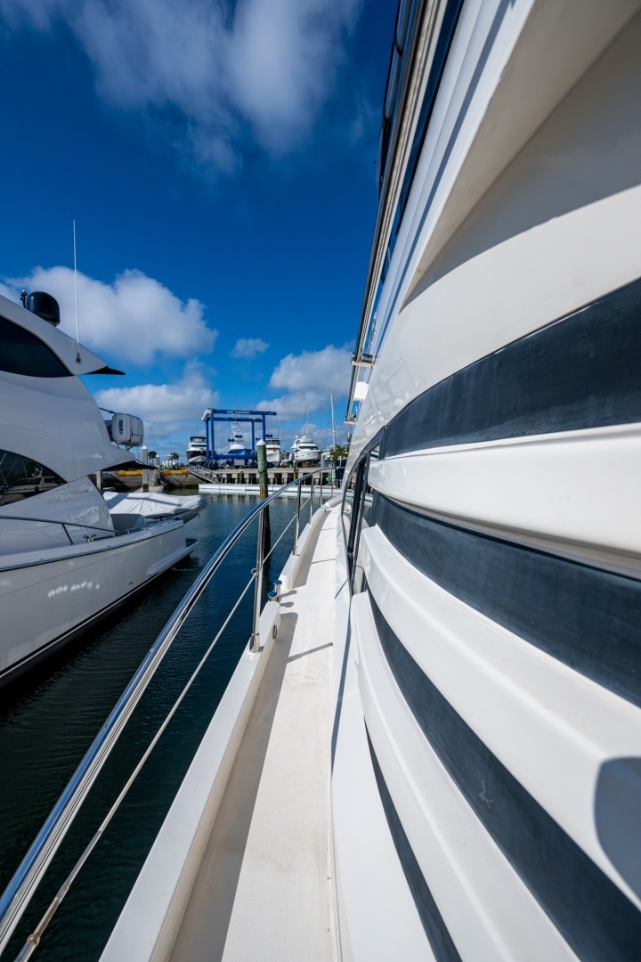 2000 Fairline Squadron 52 - Image 13