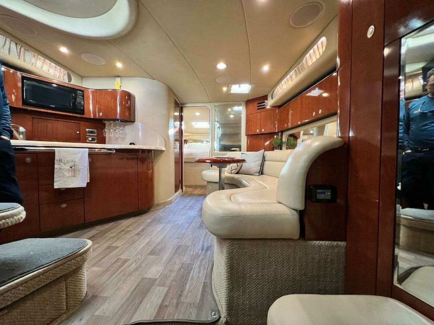 2004 Sea Ray 380 Sundancer - Image 47
