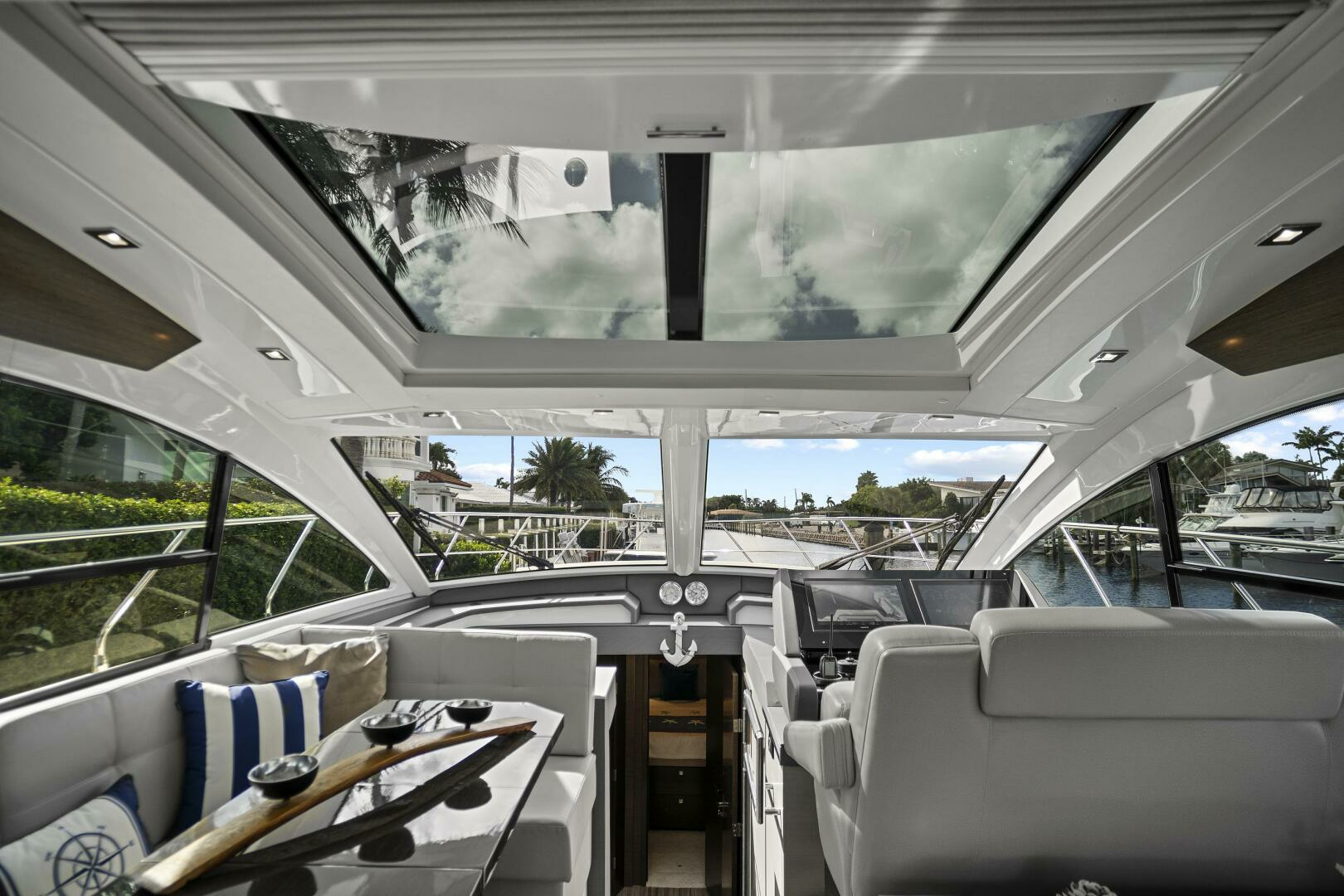 2019 Cruisers Yachts 54 Cantius - Image 23