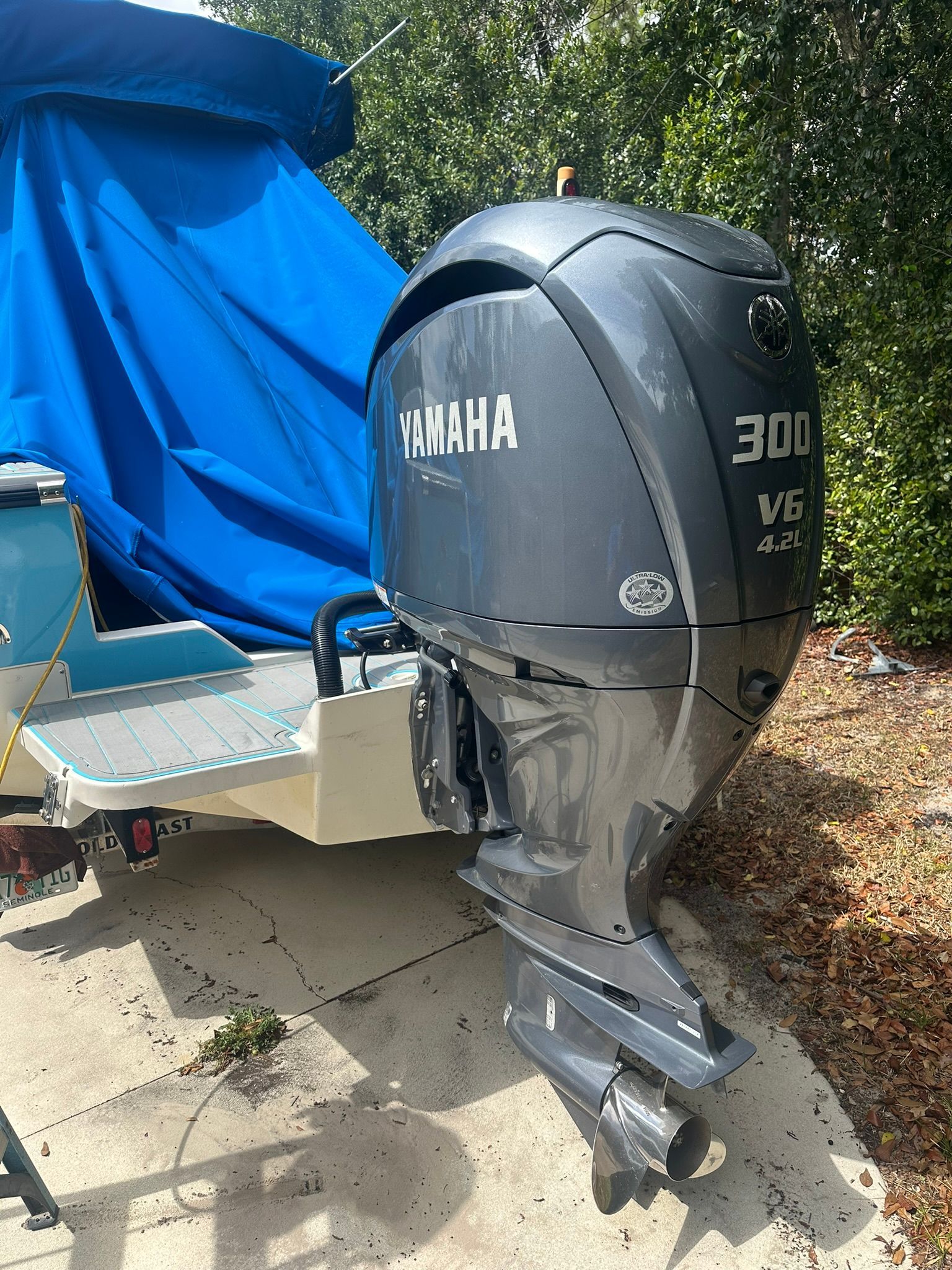 1990 Mako 241 Center Console - 2