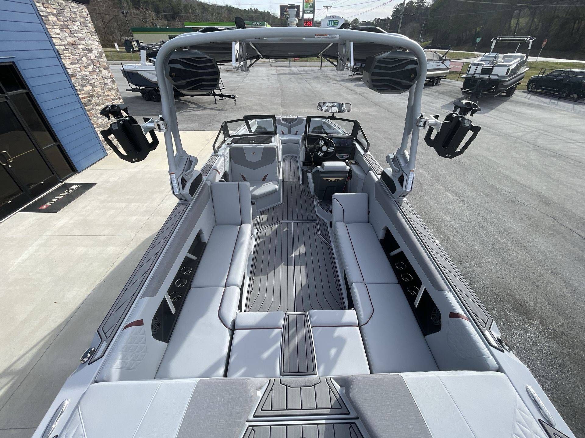 2025 Nautique GS24 - 31