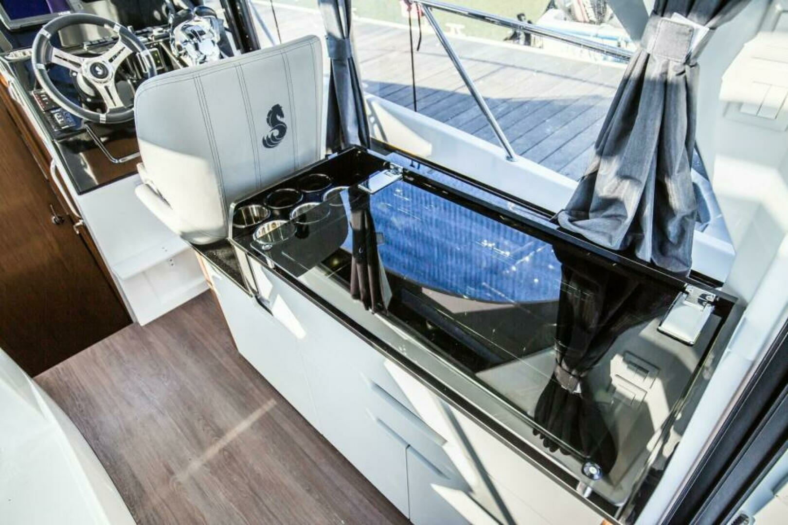 2025 Beneteau Antares 9 - Image 7