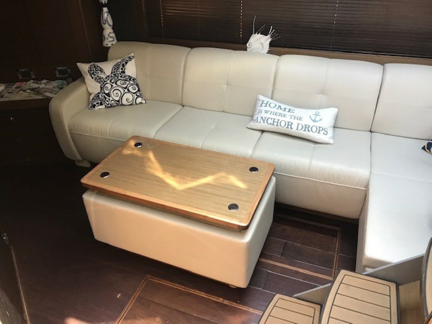 2016 Sea Ray 510 SUNDANCER - Image 23