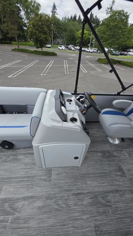 2026 Bentley Pontoons BENTLEY BOLT With 150Hp Mercury Four-Stroke Motor - 27