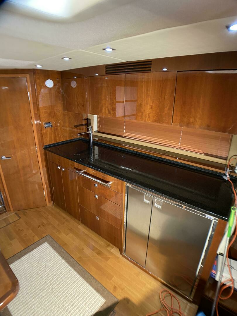 2010 Sea Ray 45 Sundancer - Image 28