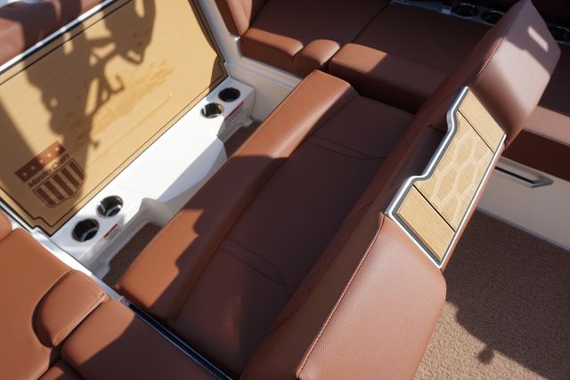 2023 MasterCraft X24 - 27