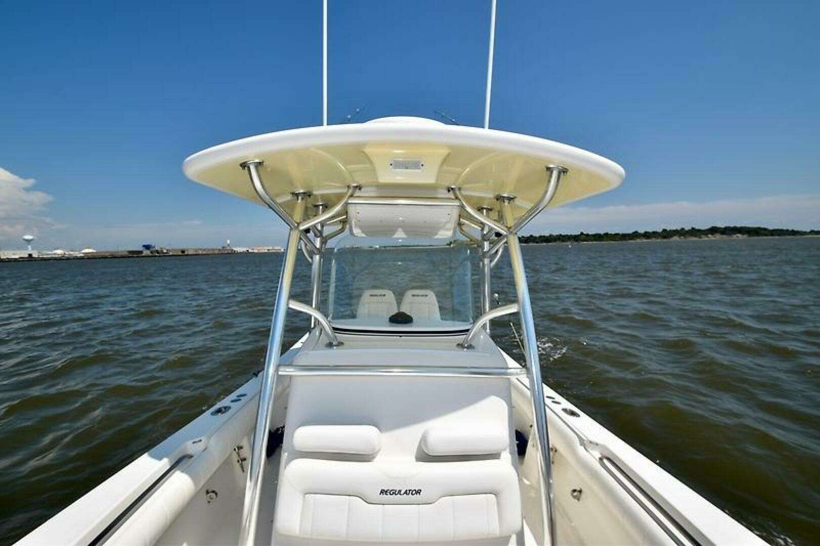 2013 Regulator 28 FS w/SeaKeeper Ride - Image 11