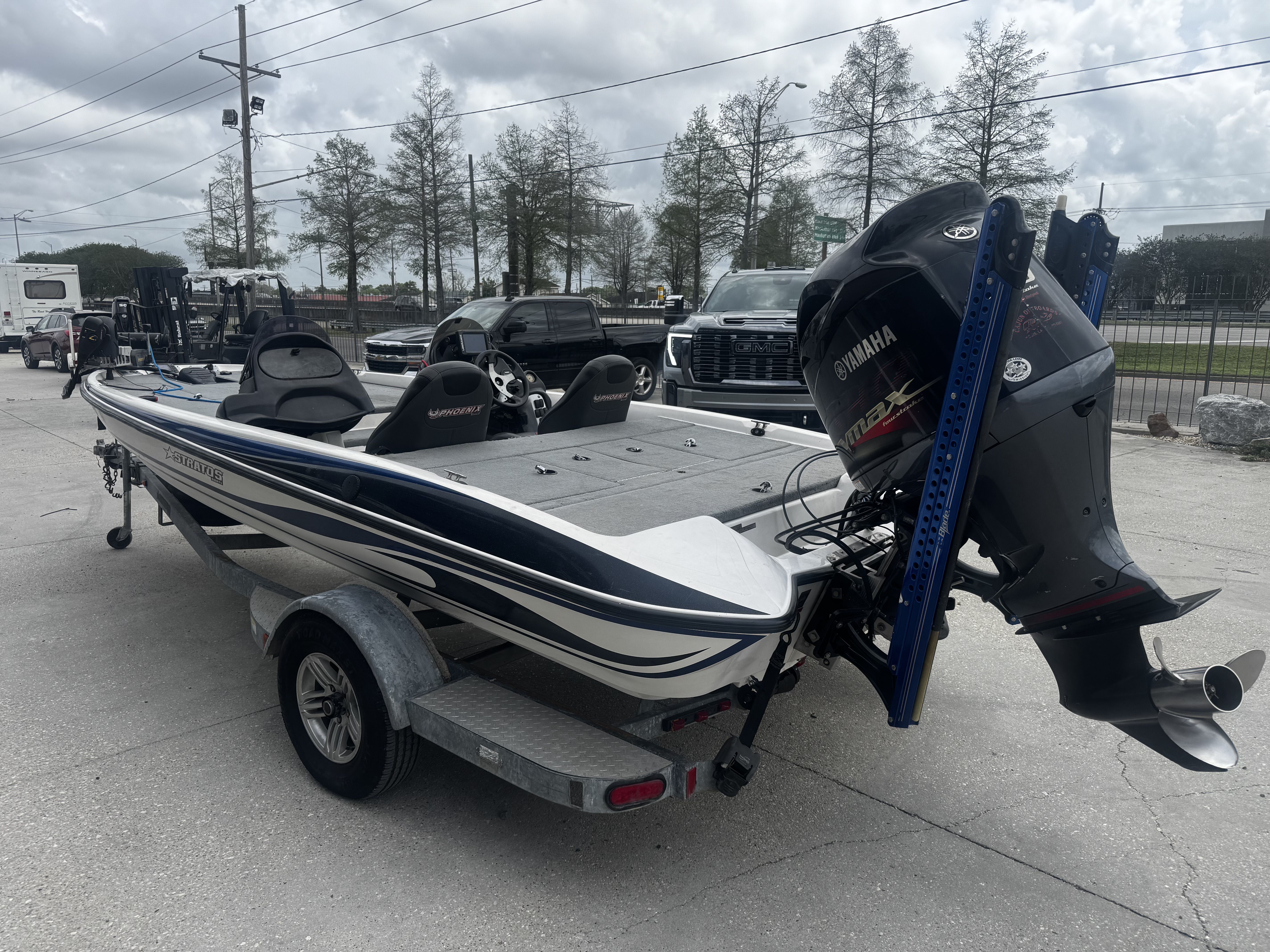 2006 Stratos 285 Pro XL boat with Yamaha engine on trailer.