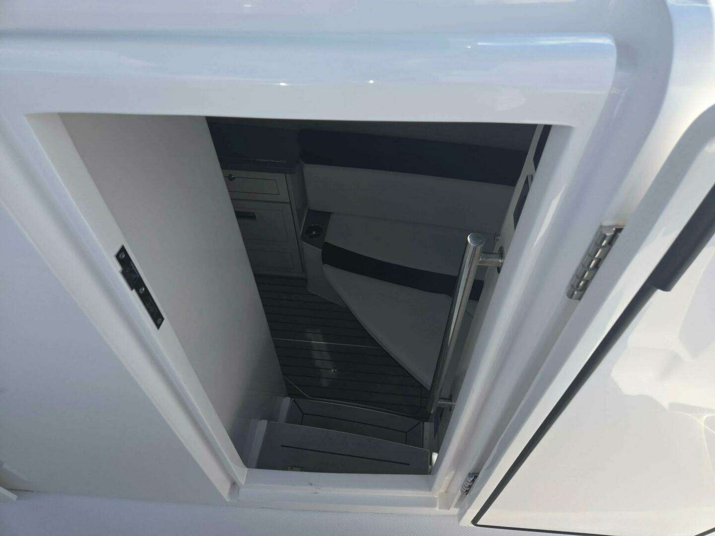 2024 HCB 42 Lujo - Image 33