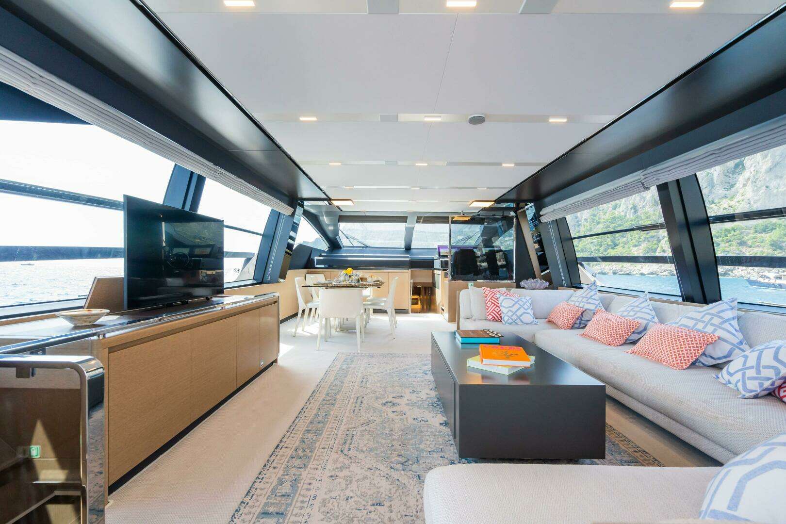 2021 Riva 88 Folgore - Image 12