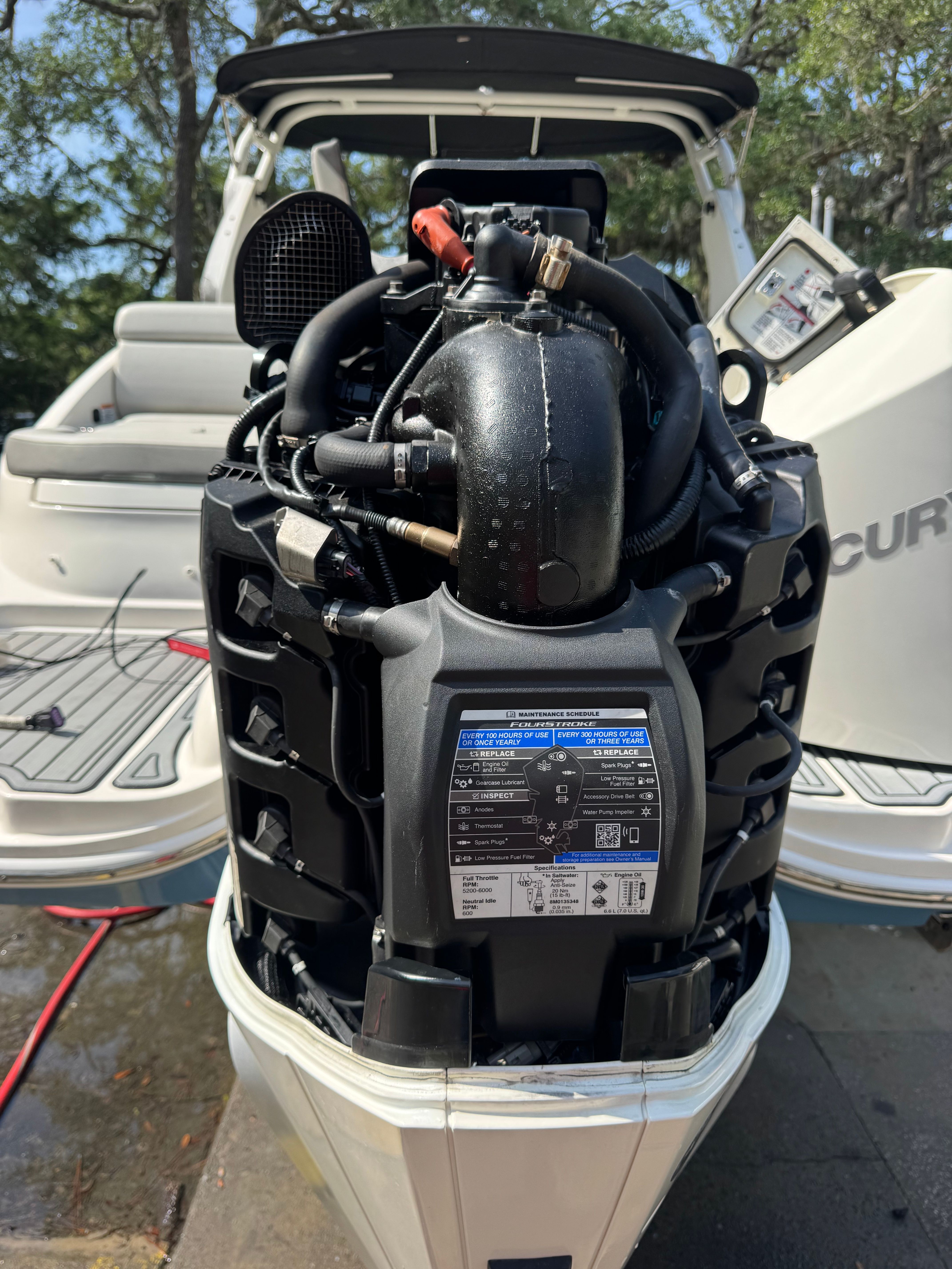 2020 Sea Ray SDX 270 Outboard motor view in detail.