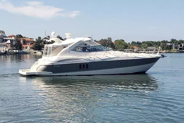 2007 Cruisers 520 Express