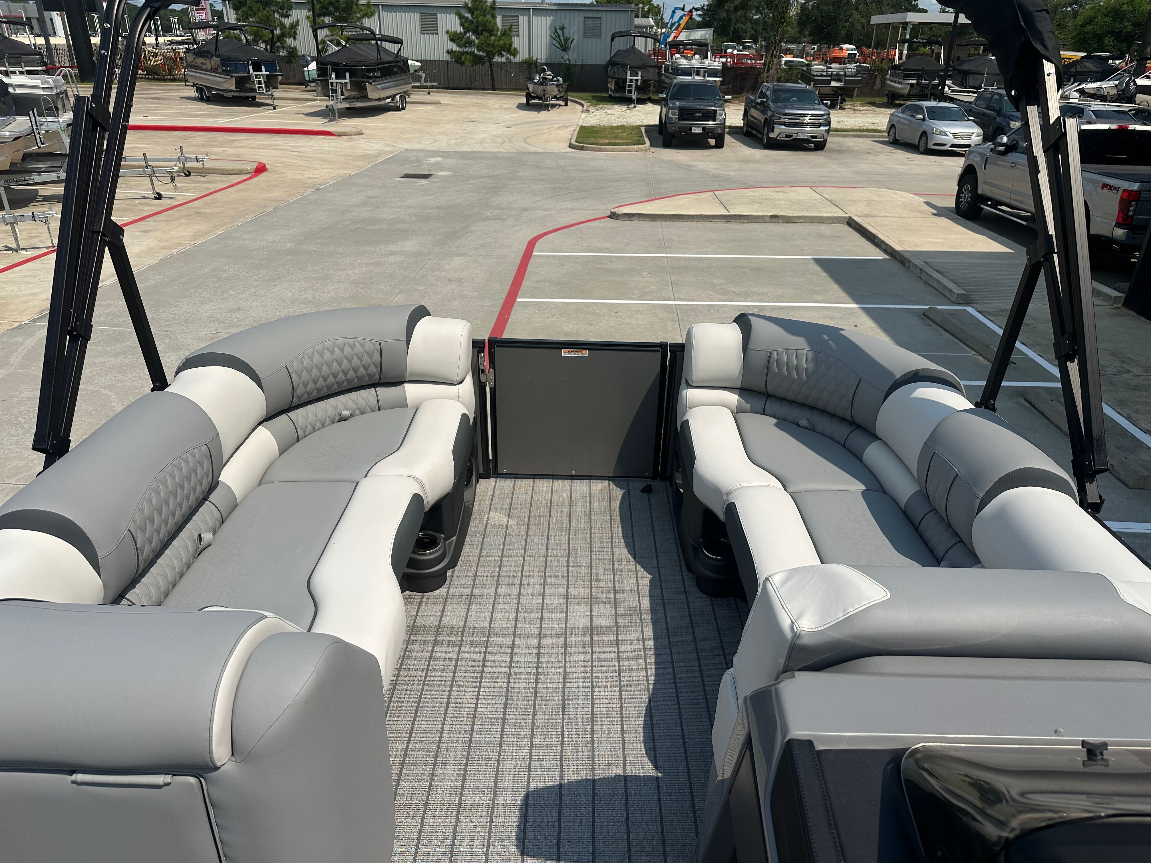 2025 Avalon Catalina Quad Lounge Shift - 23' - 11
