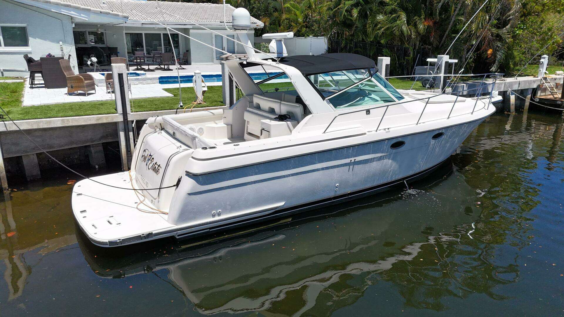 1998 Tiara Yachts 3500 Express - Image 11