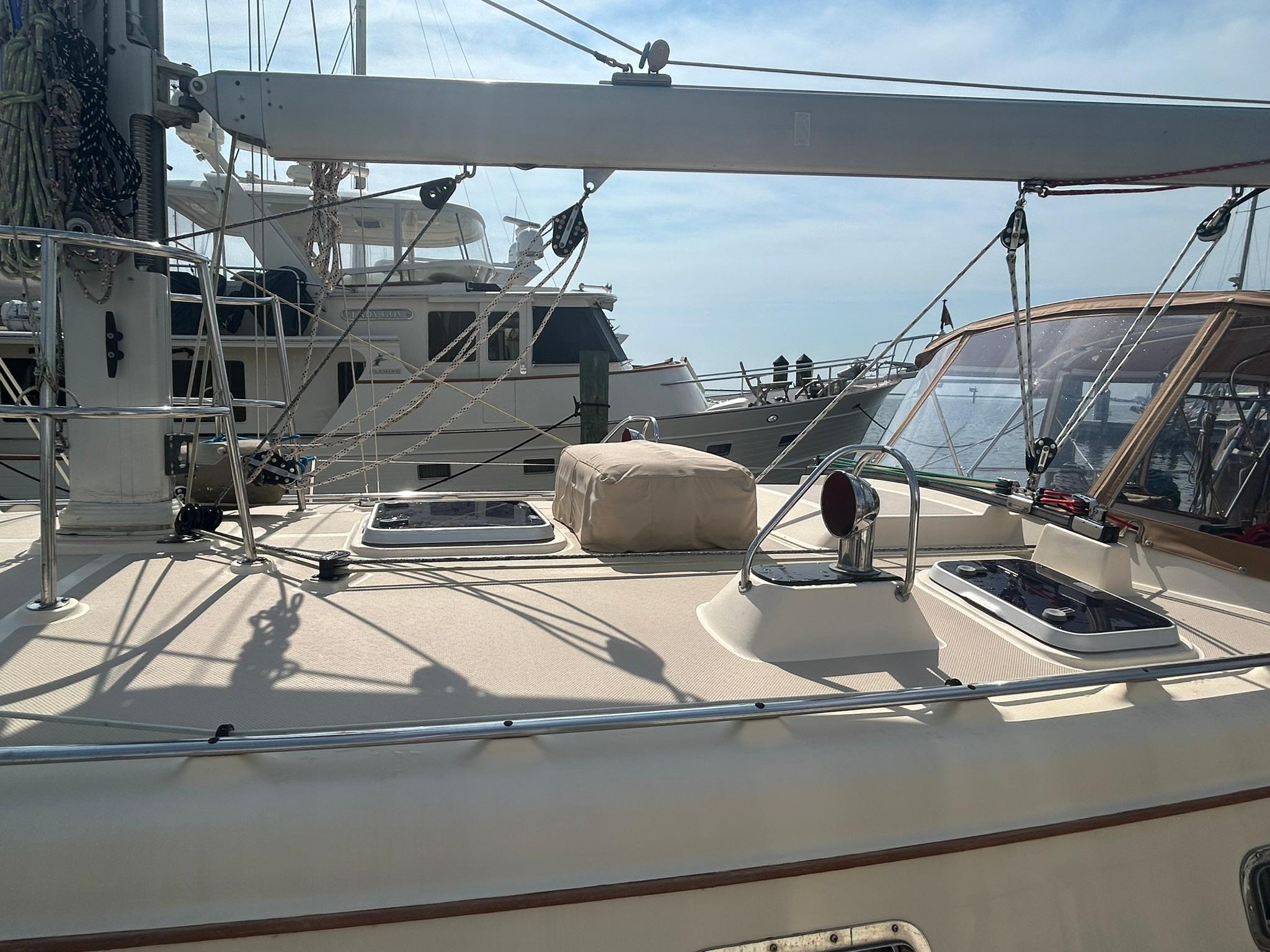 2000 Island Packet 420