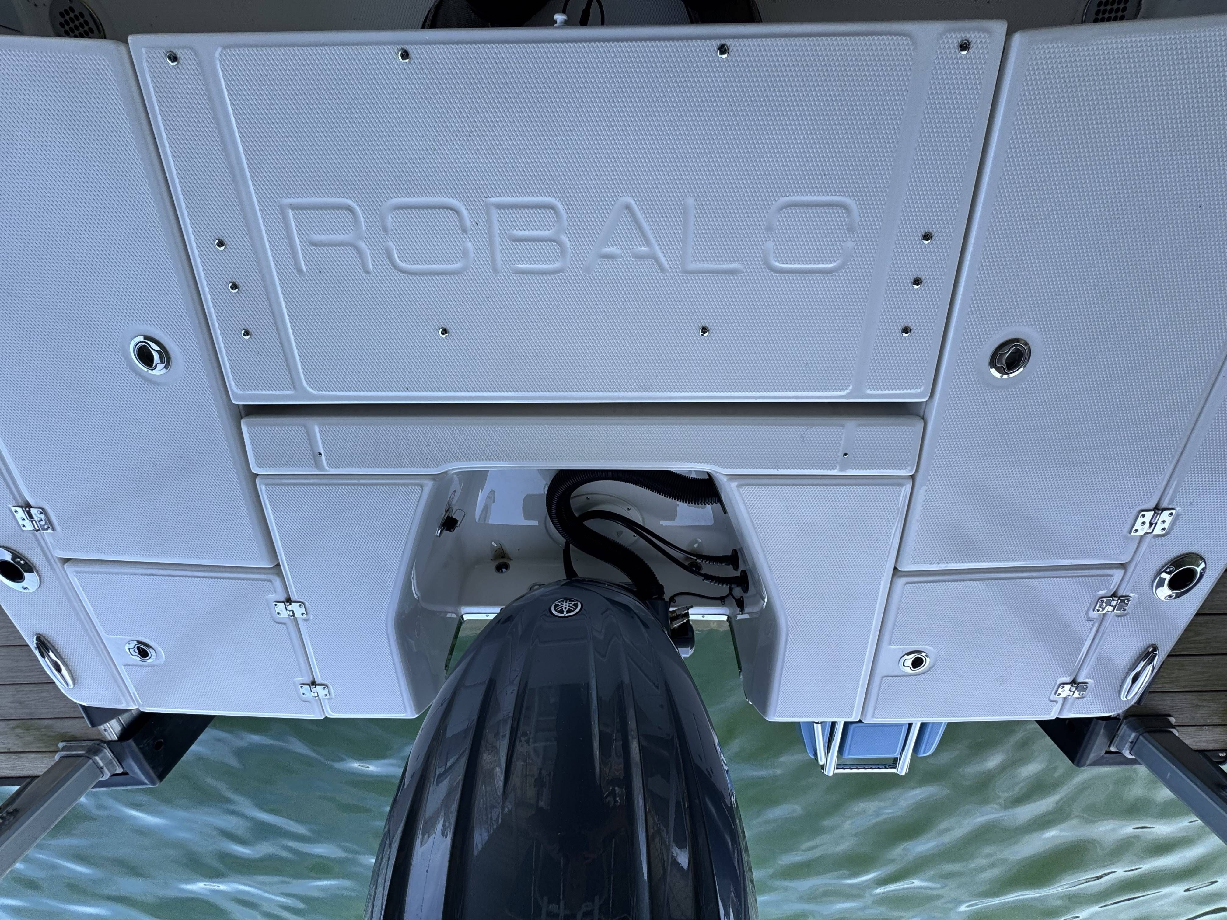 2026 Robalo 226 - 26