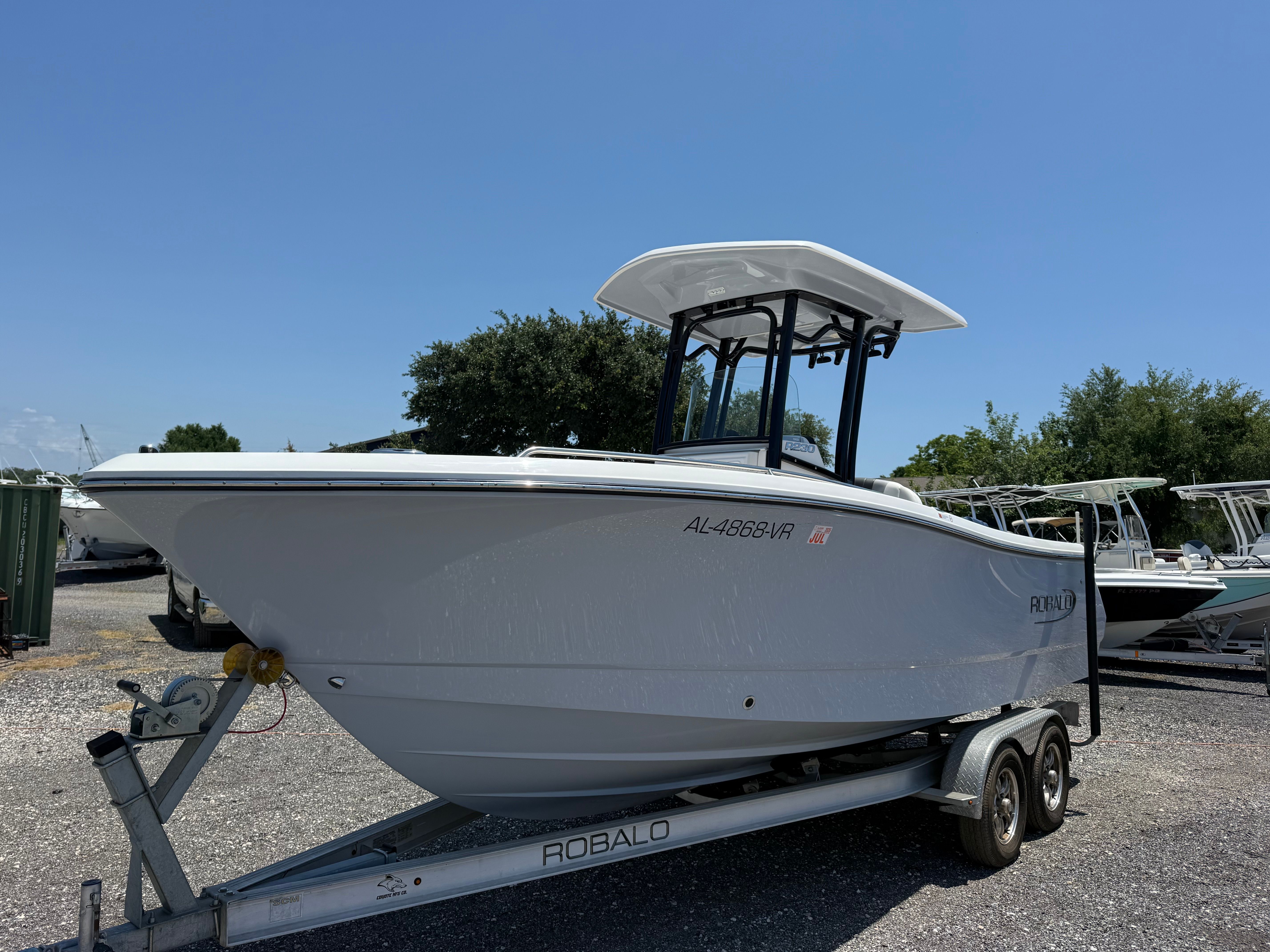 2022 ROBALO 230 CC - Image 3