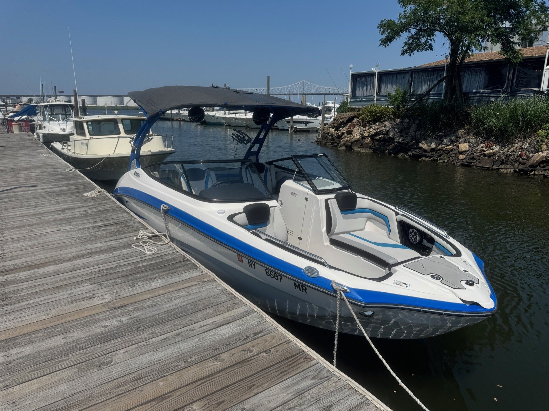2020 Yamaha Boats 242XE - 6