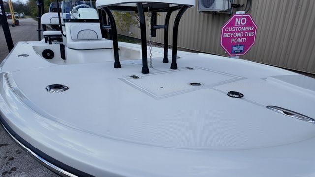 2026 Spyder FX17 Flicker - 45