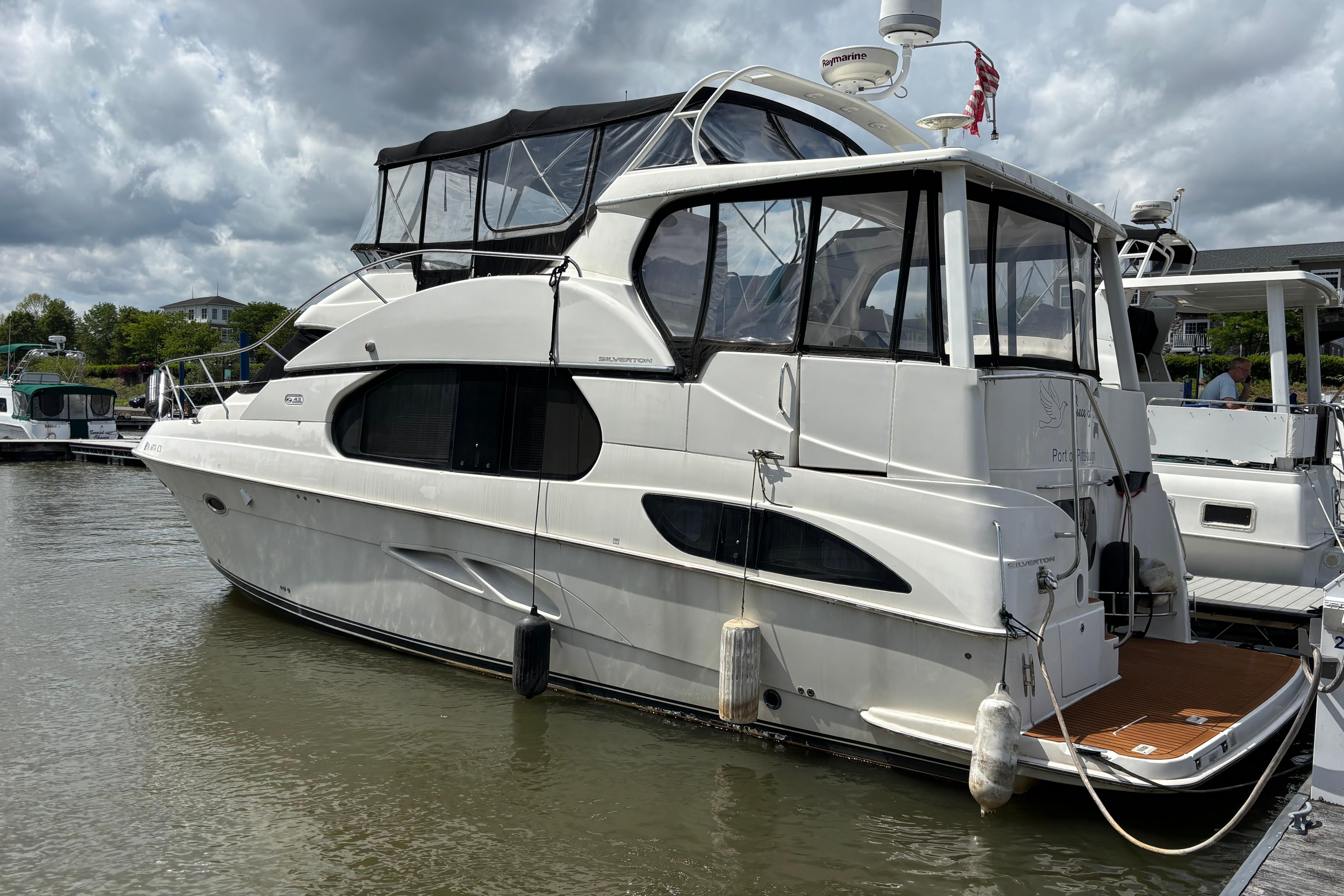2007 Silverton 43 Motor Yacht