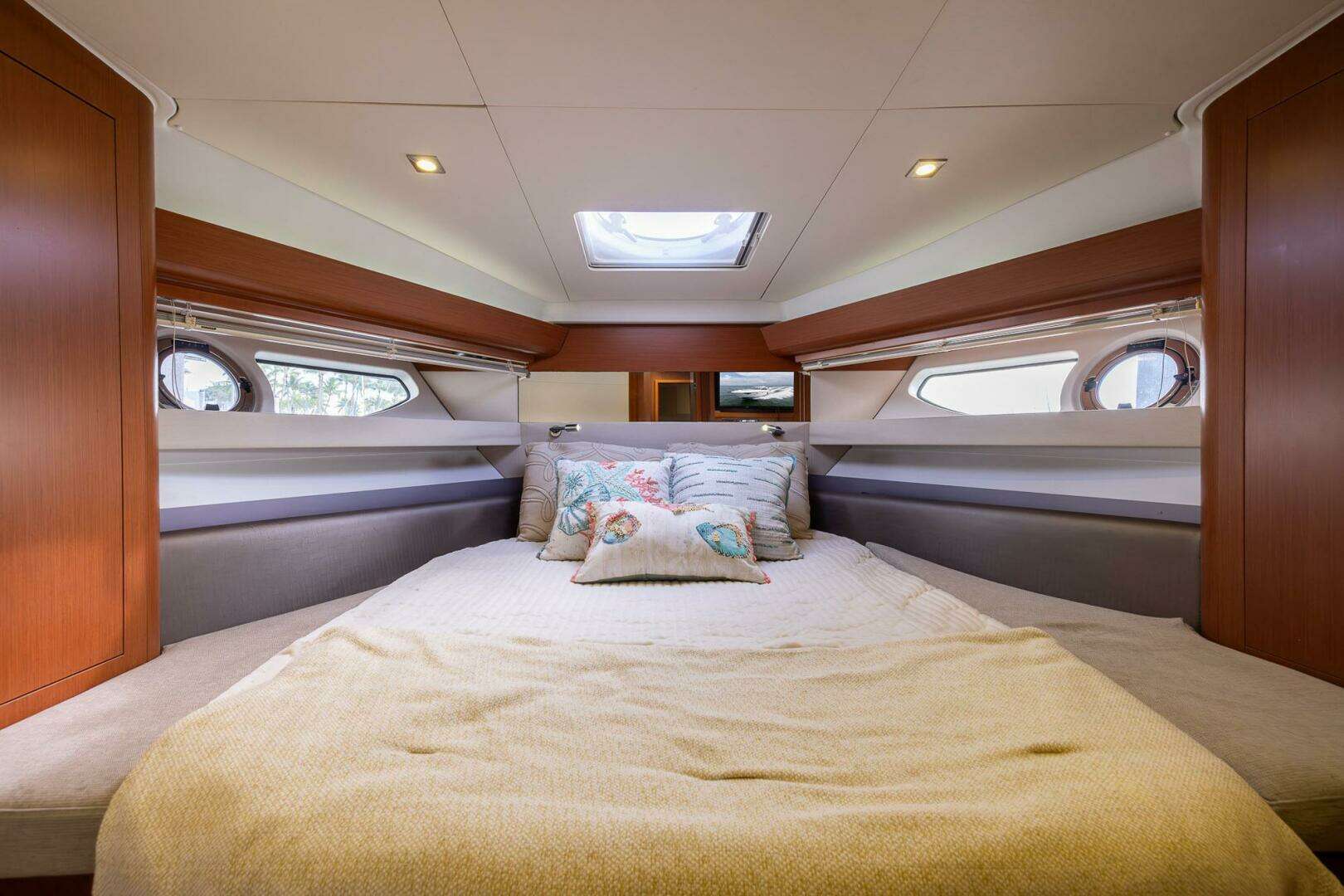 2014 Beneteau Gran Turismo 44 - Image 26