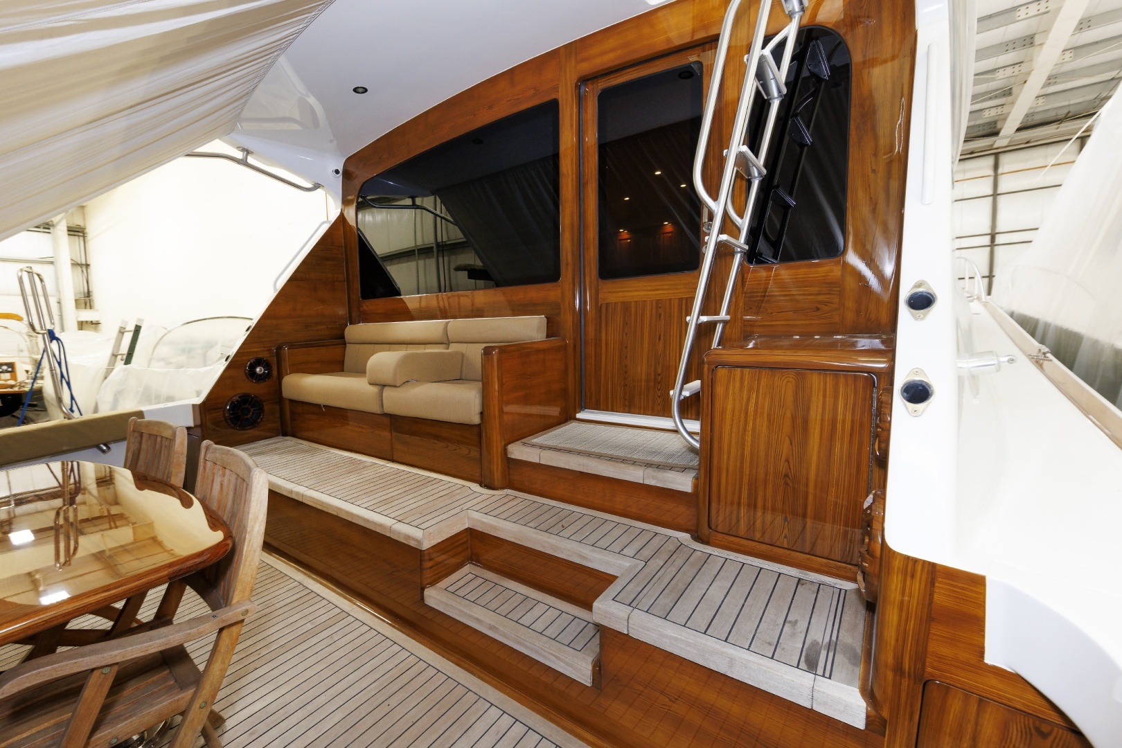 2005 Viking 61 Convertible - Image 20