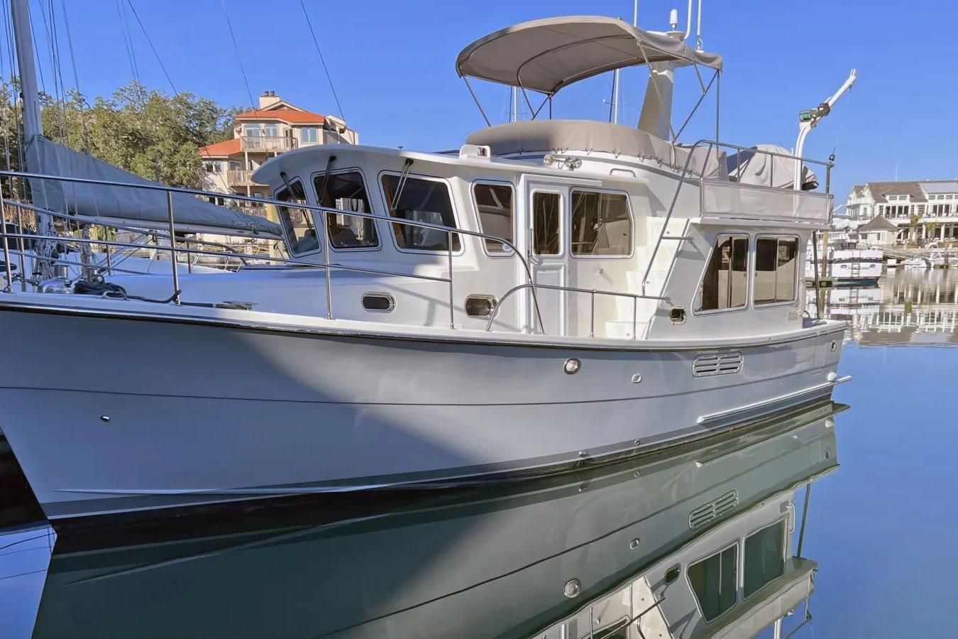 2016 Helmsman Trawlers 38 Pilothouse