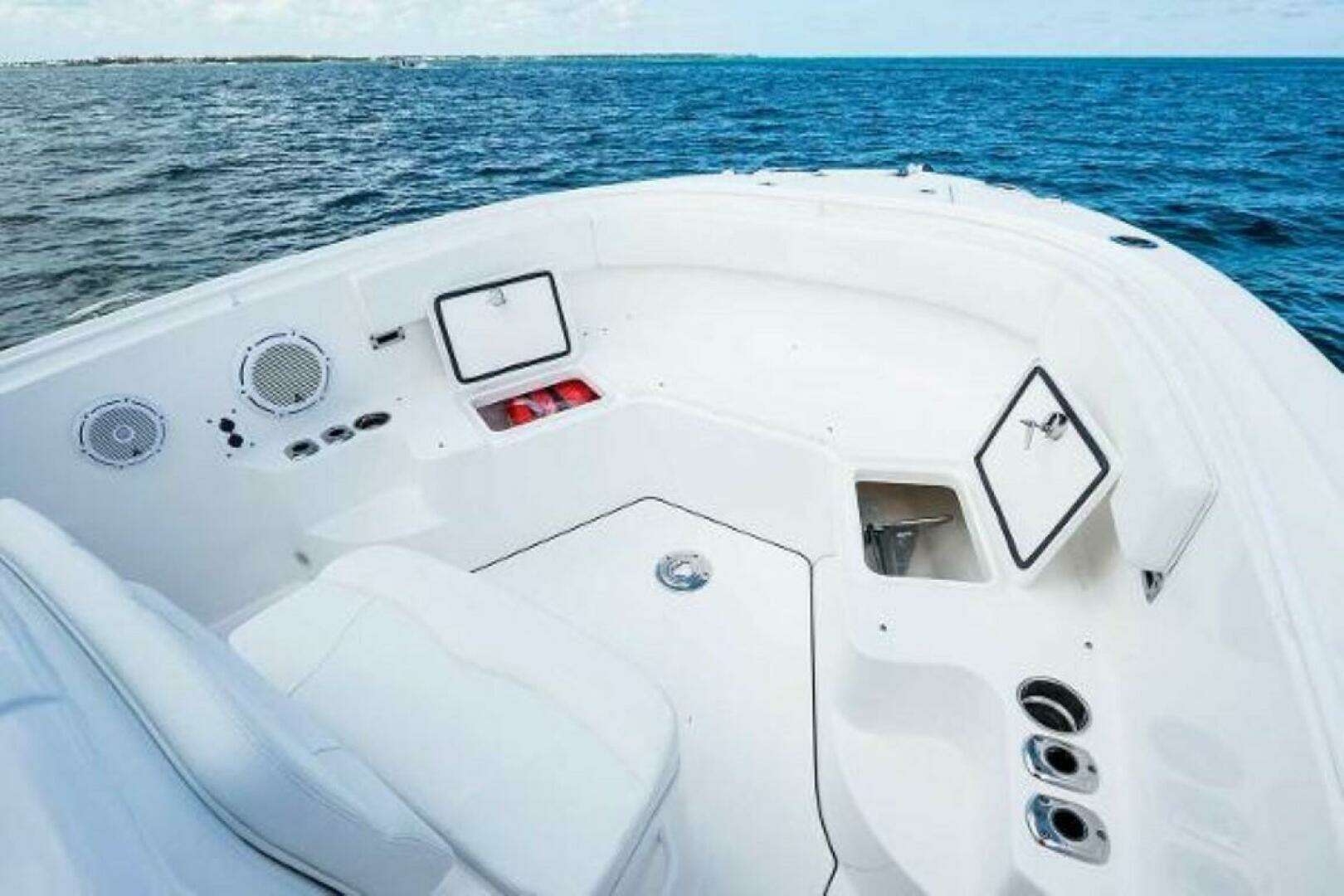 2025 Edgewater 285CC - Image 7