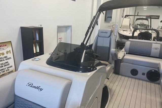 2026 Bentley Pontoons Elite 223 Swingback interior with luxurious seating and modern design.