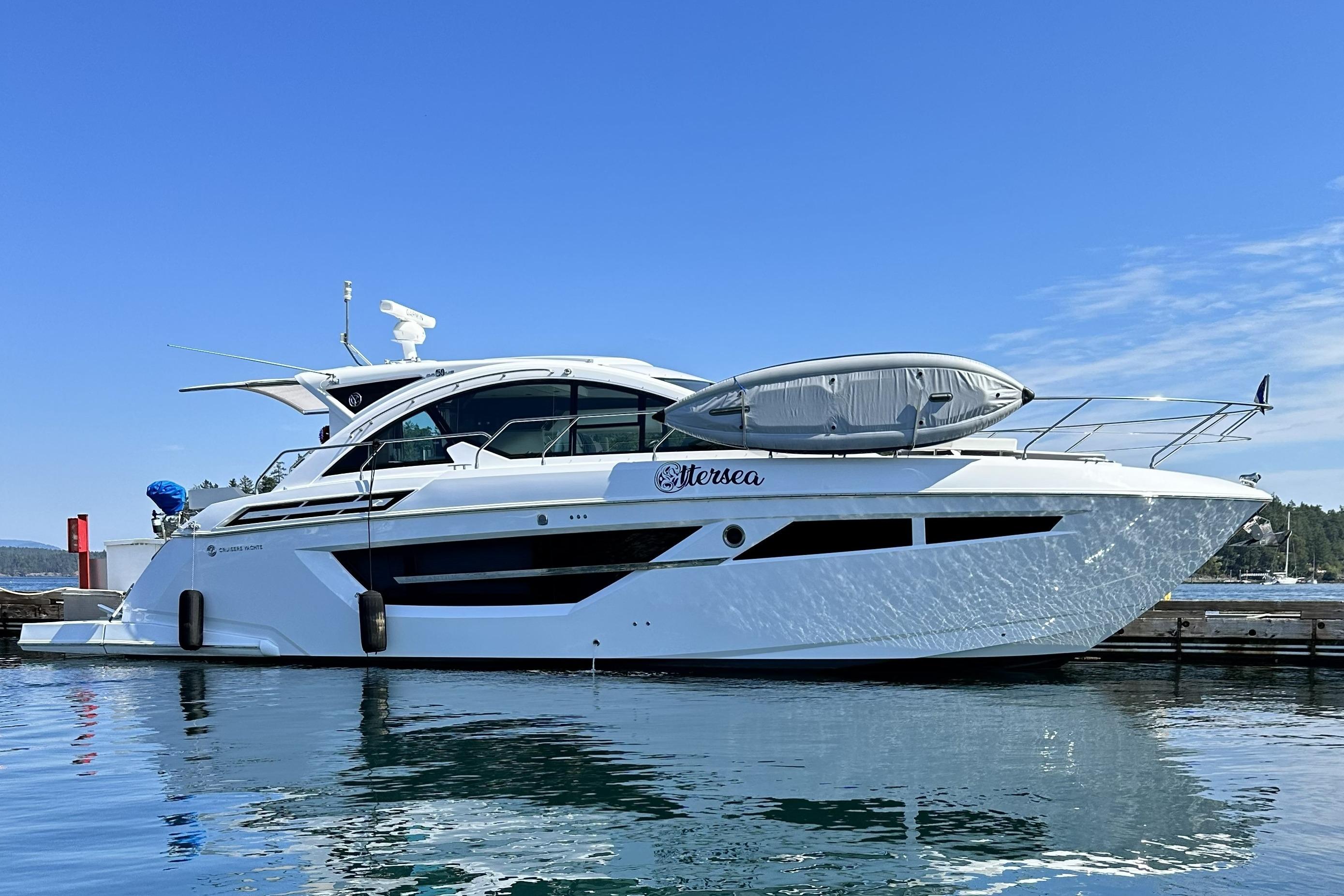 2022 Cruisers Yachts 50 Cantius