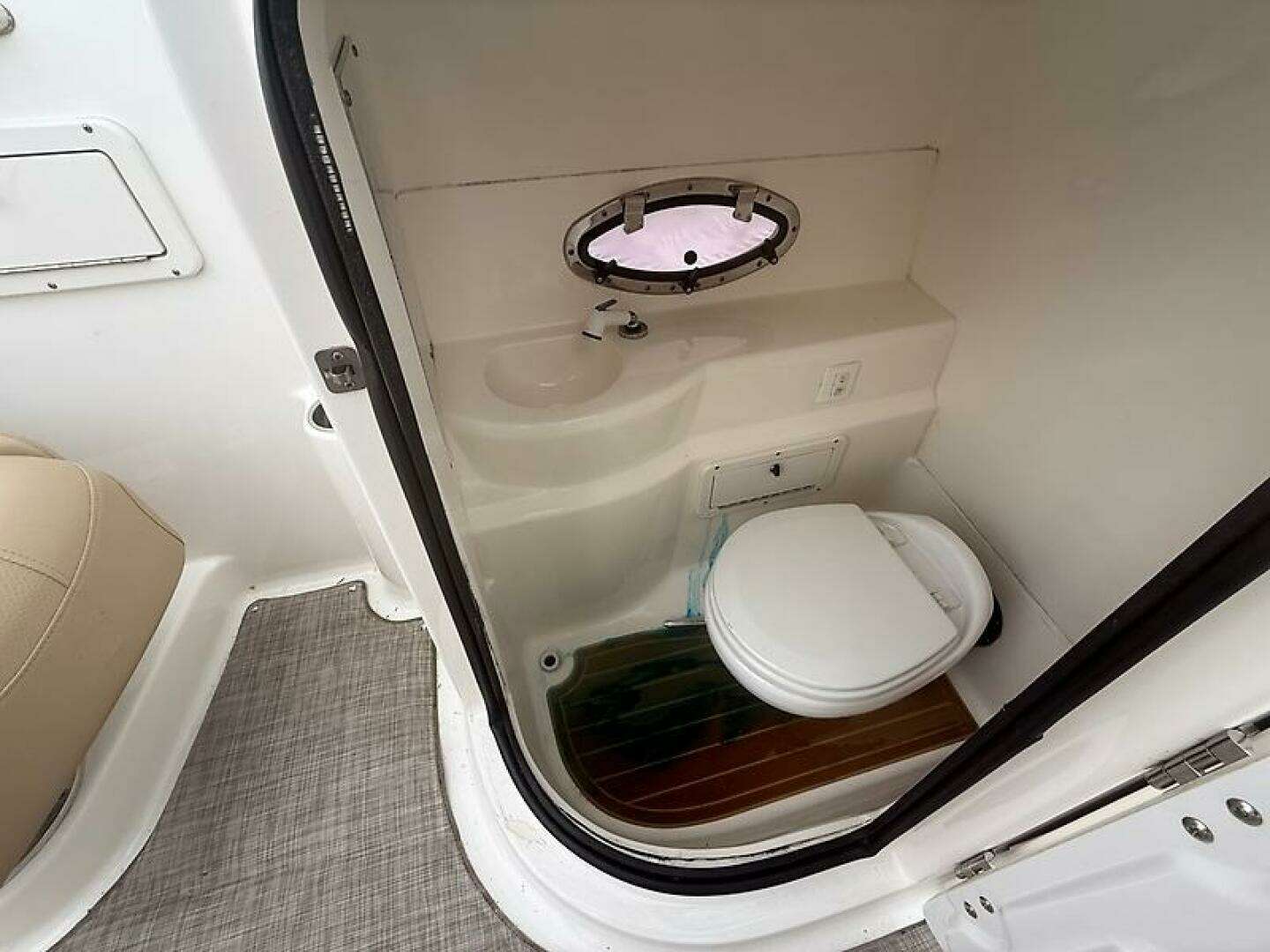 2019 NauticStar 243 DC - Image 23