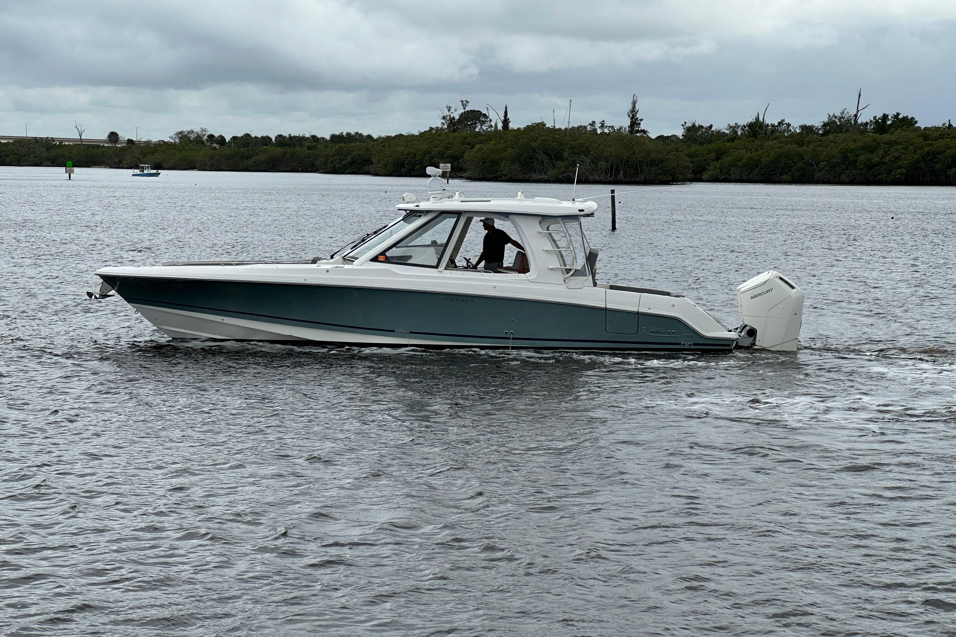 2024 Boston Whaler 380 Realm