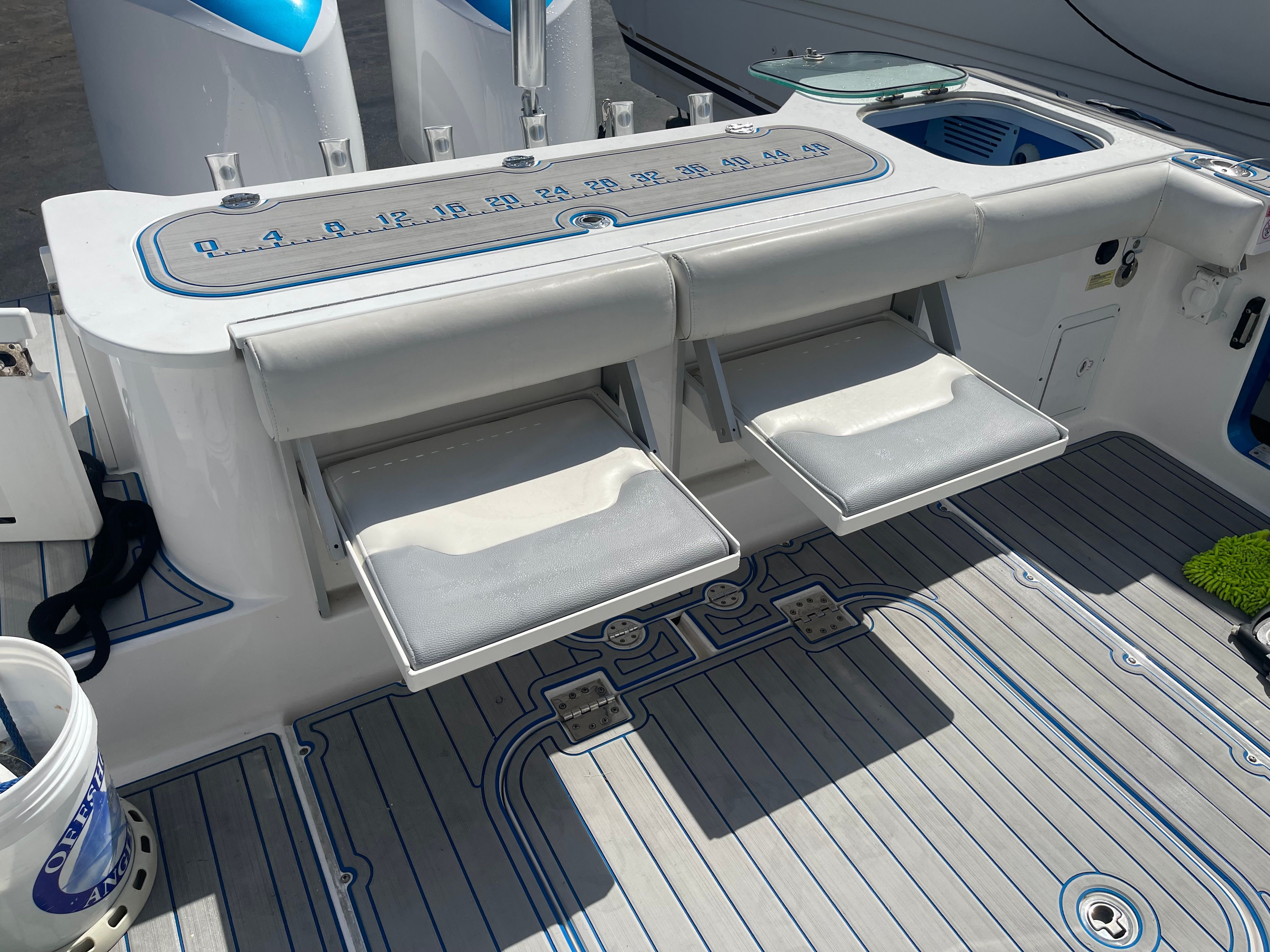 2017 Everglades 325 Center Console - 60