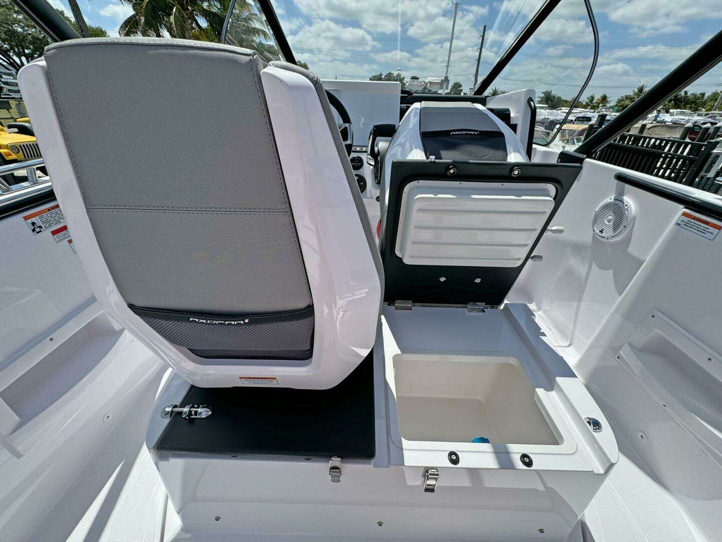 2024 Axopar 25 Cross Top - Image 8