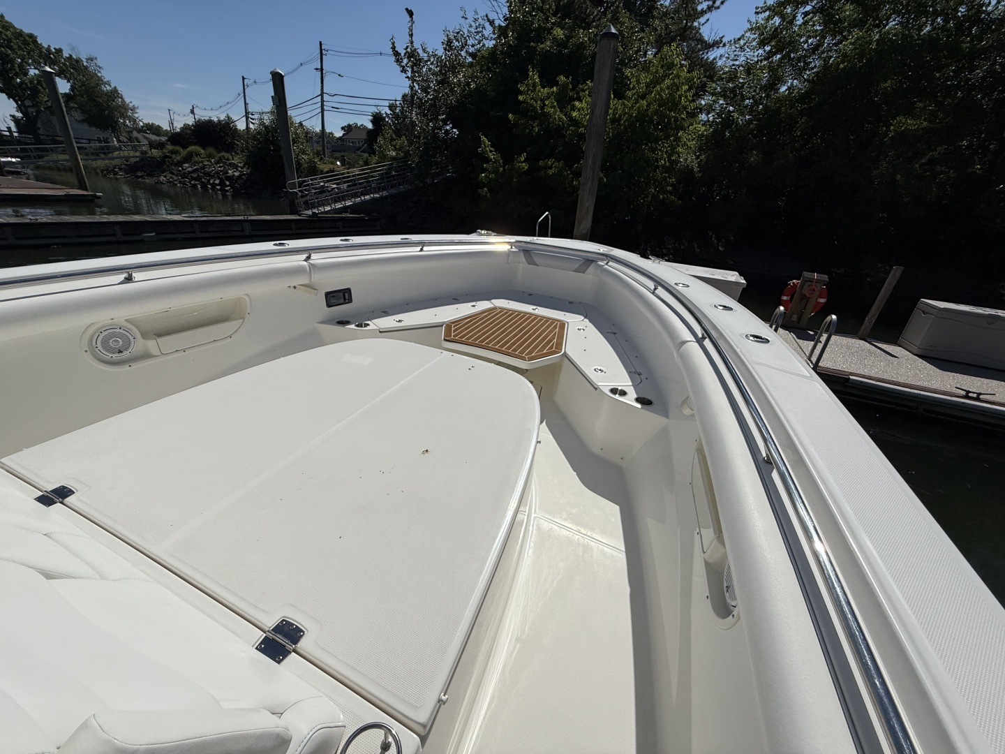 2016 Boston Whaler — - Image 16