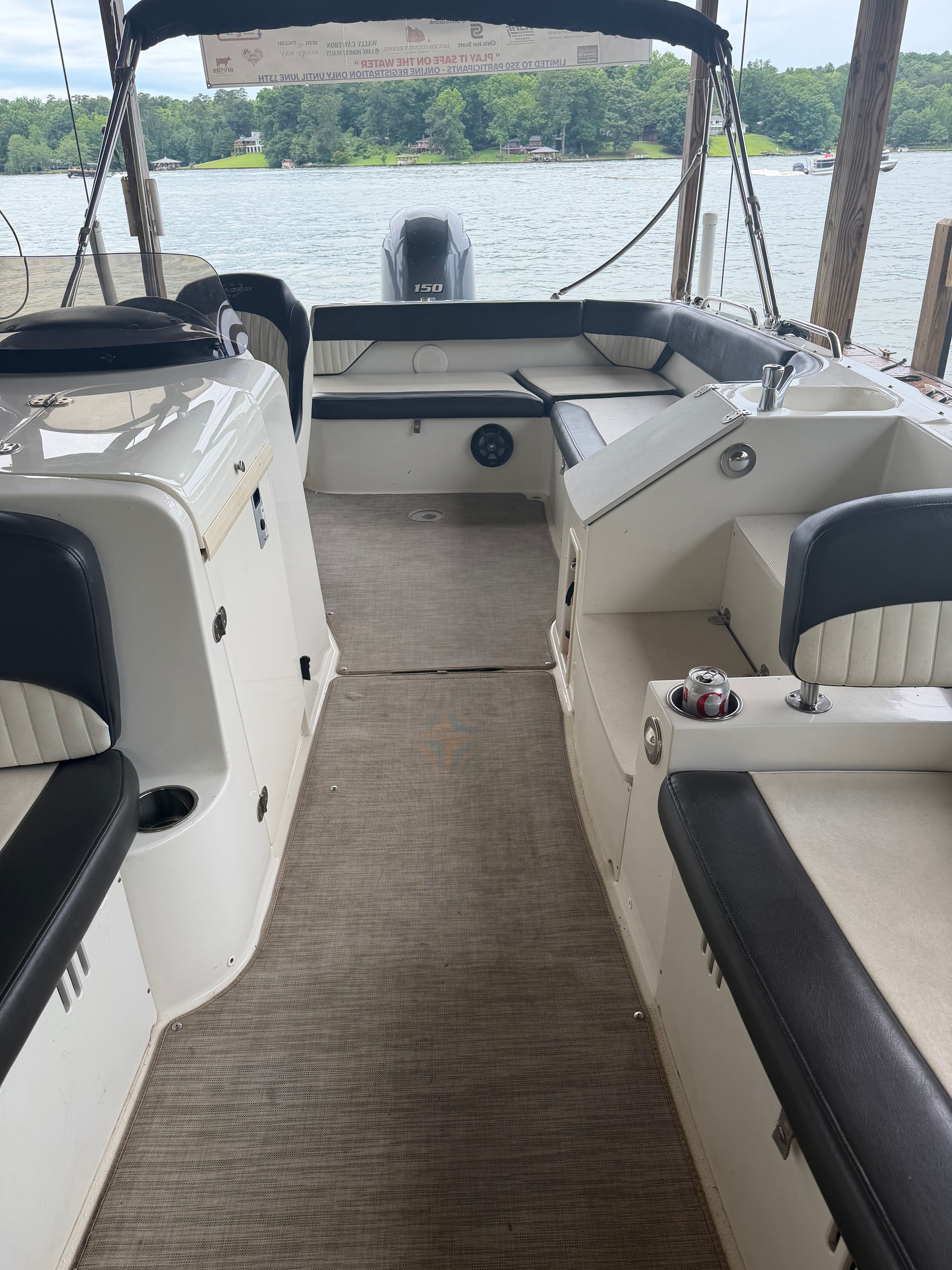 2018 Stingray 212 SC - 4