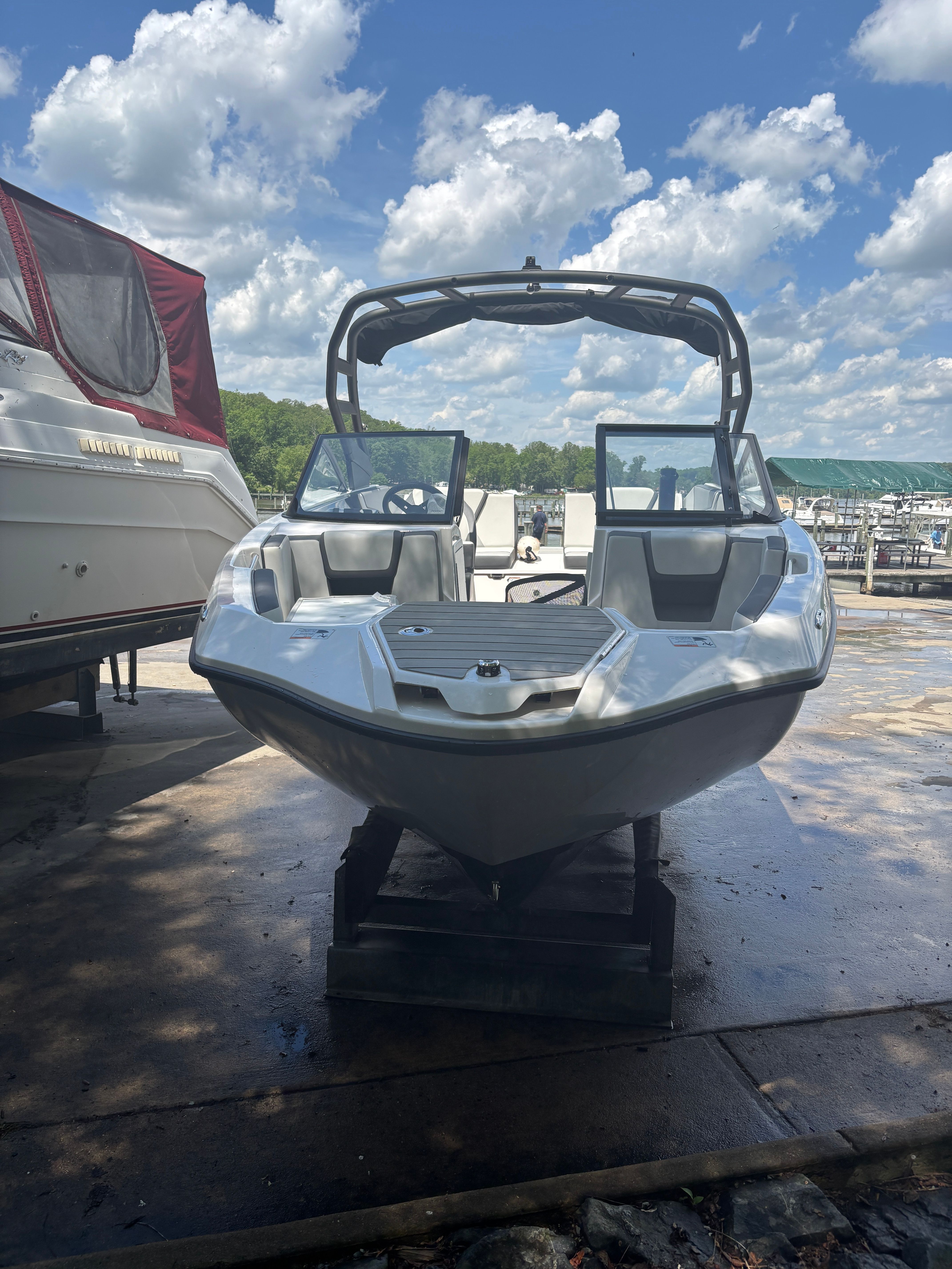2023 Yamaha Boats AR220 - 2