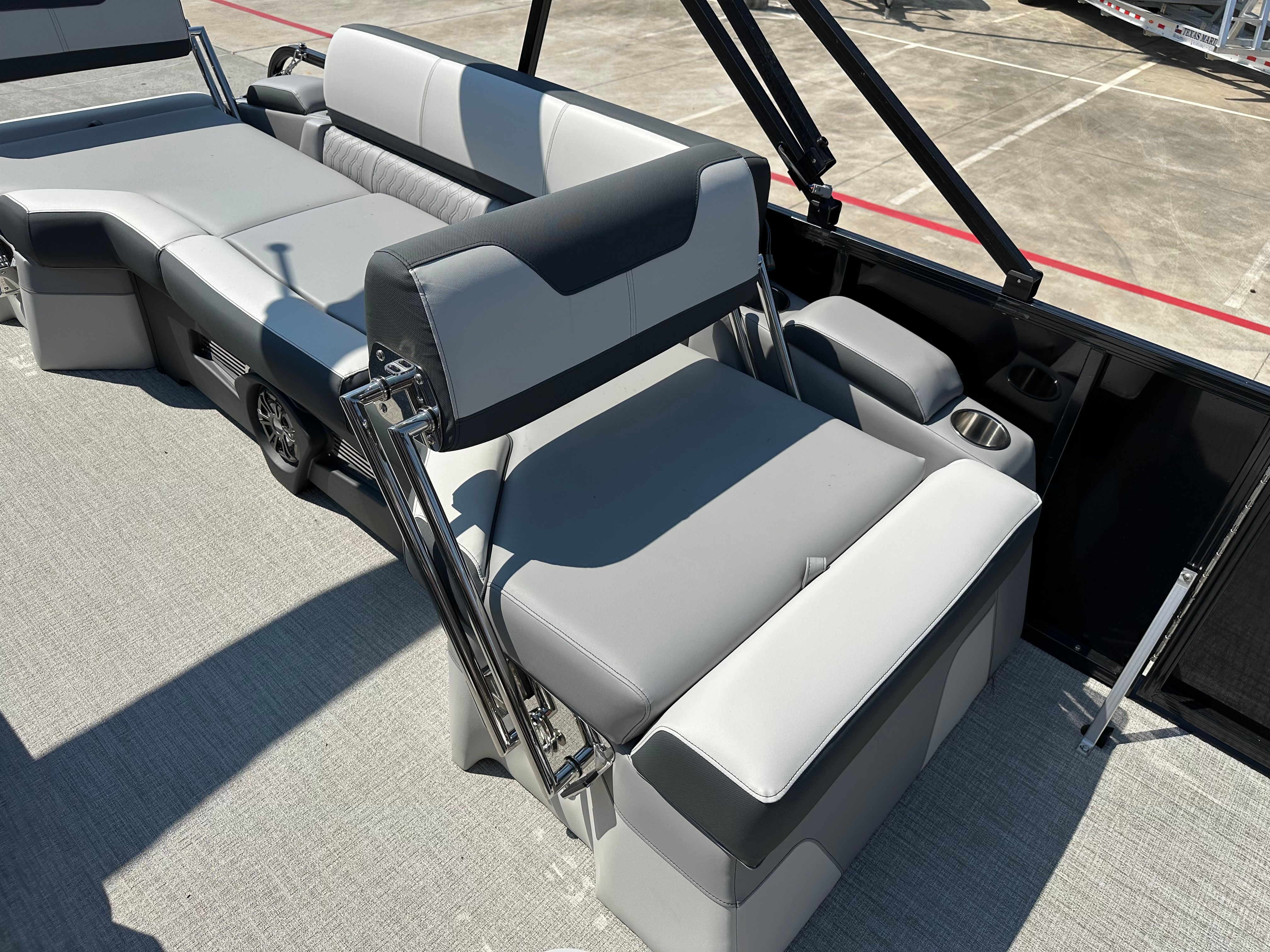 2025 Avalon LSZ Quad Lounge Shift - 23' - 29